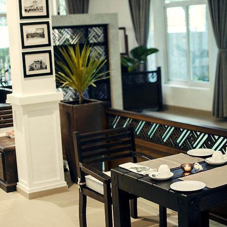 Frangipani Boutique Hotel Дананг Экстерьер фото