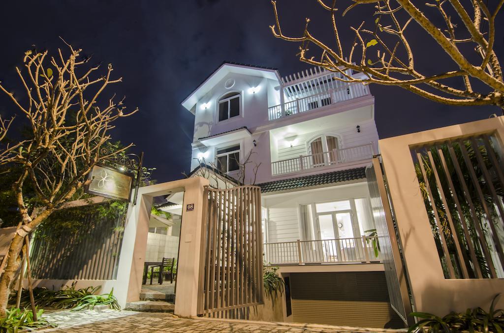 Frangipani Boutique Hotel Дананг Экстерьер фото