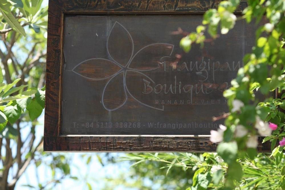 Frangipani Boutique Hotel Дананг Экстерьер фото