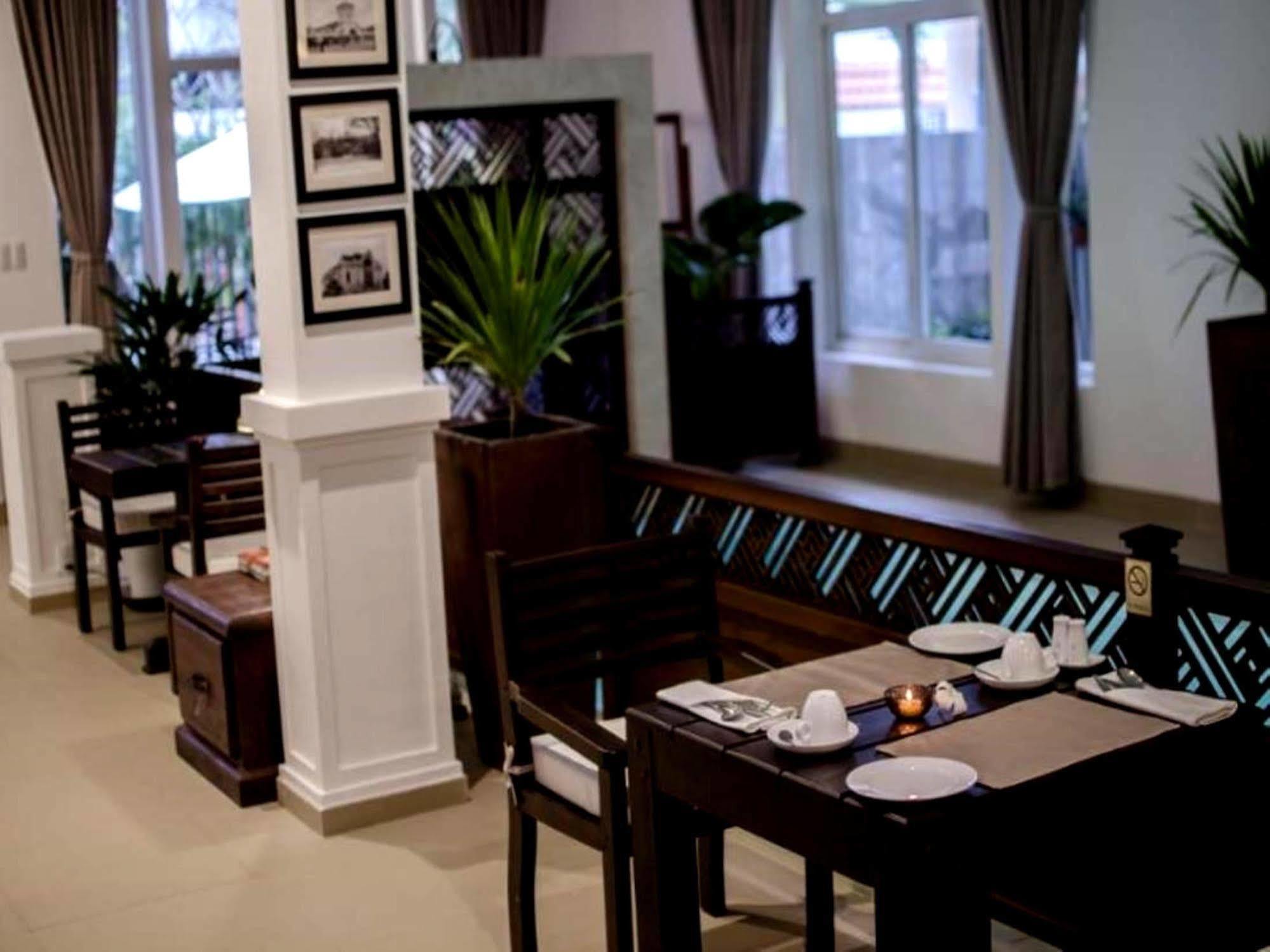 Frangipani Boutique Hotel Дананг Экстерьер фото