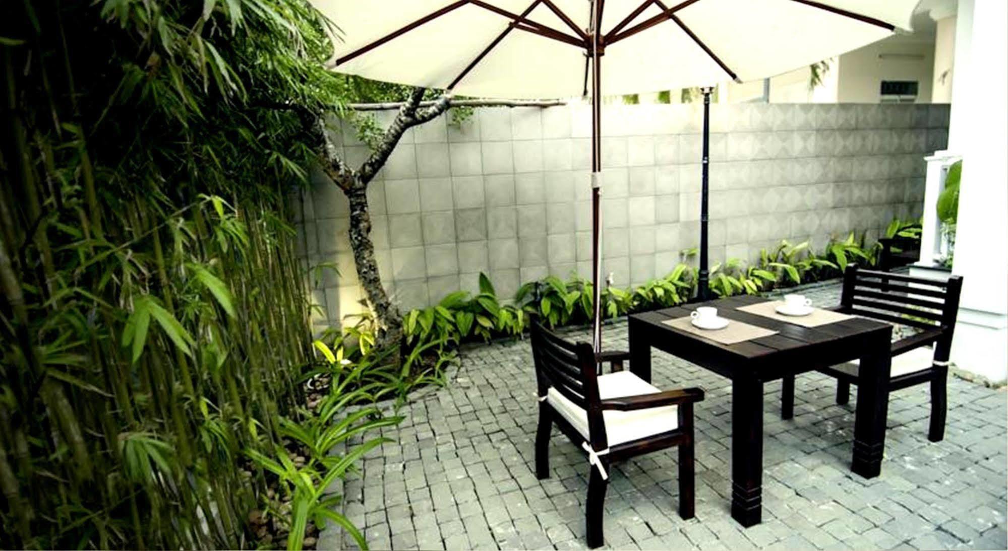 Frangipani Boutique Hotel Дананг Экстерьер фото