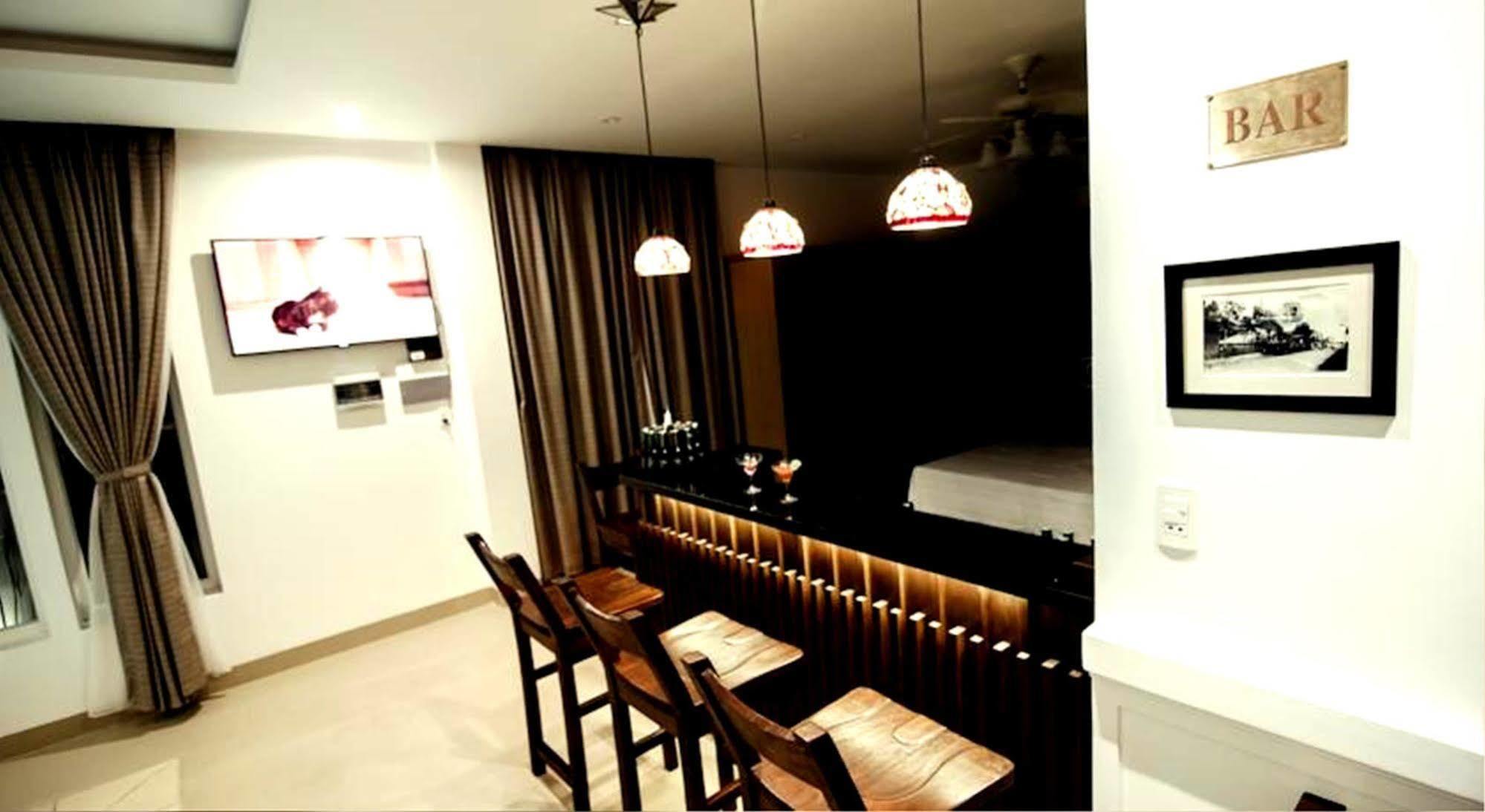 Frangipani Boutique Hotel Дананг Экстерьер фото